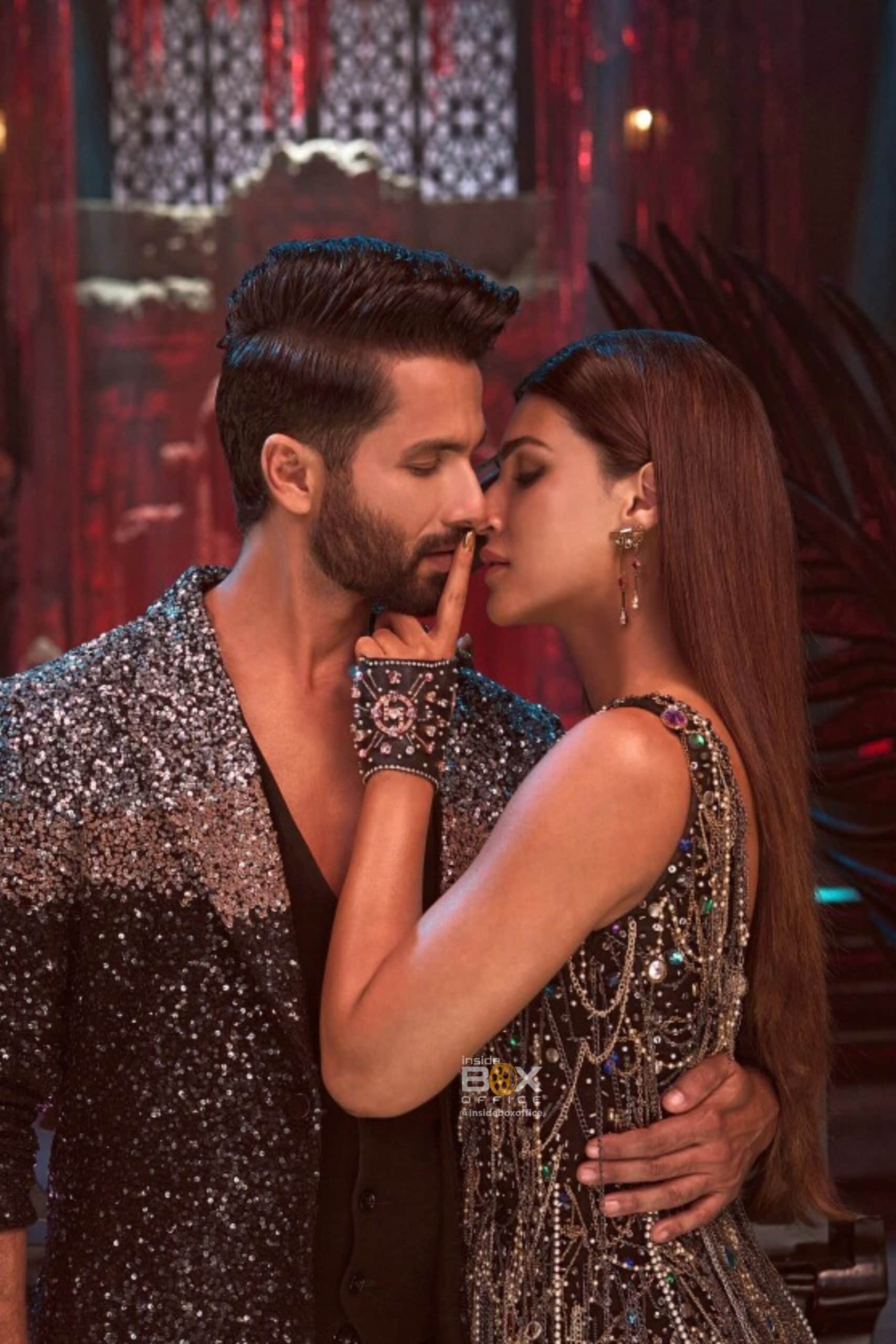 Shahid Kapoor - Inside Box Office Teri Baaton Mein Aisa Uljha Jiya Poster