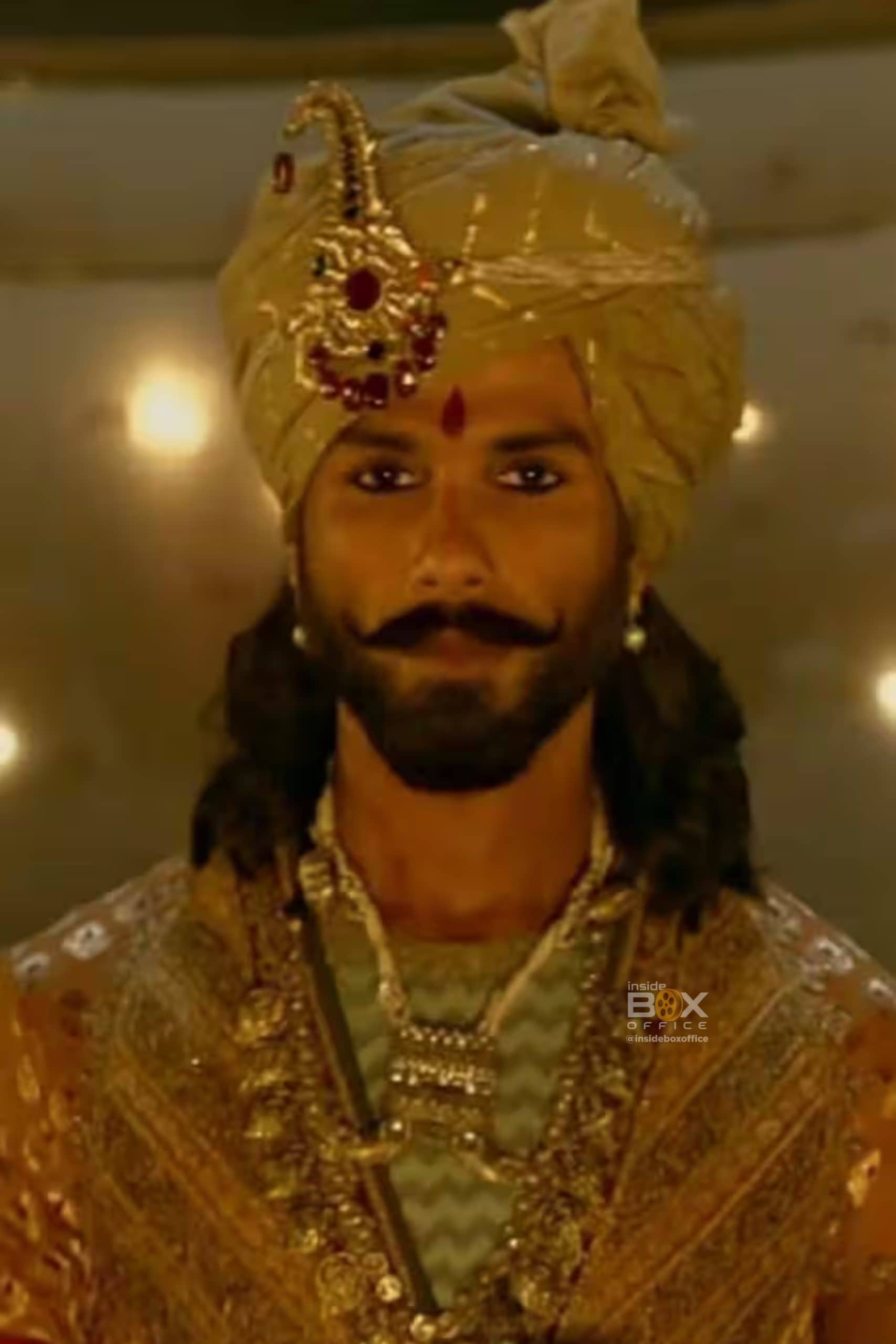 Shahid Kapoor - Inside Box Office Padmaavat Poster